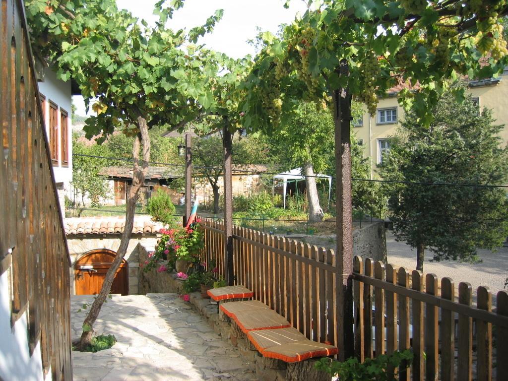 Hostel Mostel Veliko Tŭrnovo Eksteriør bilde