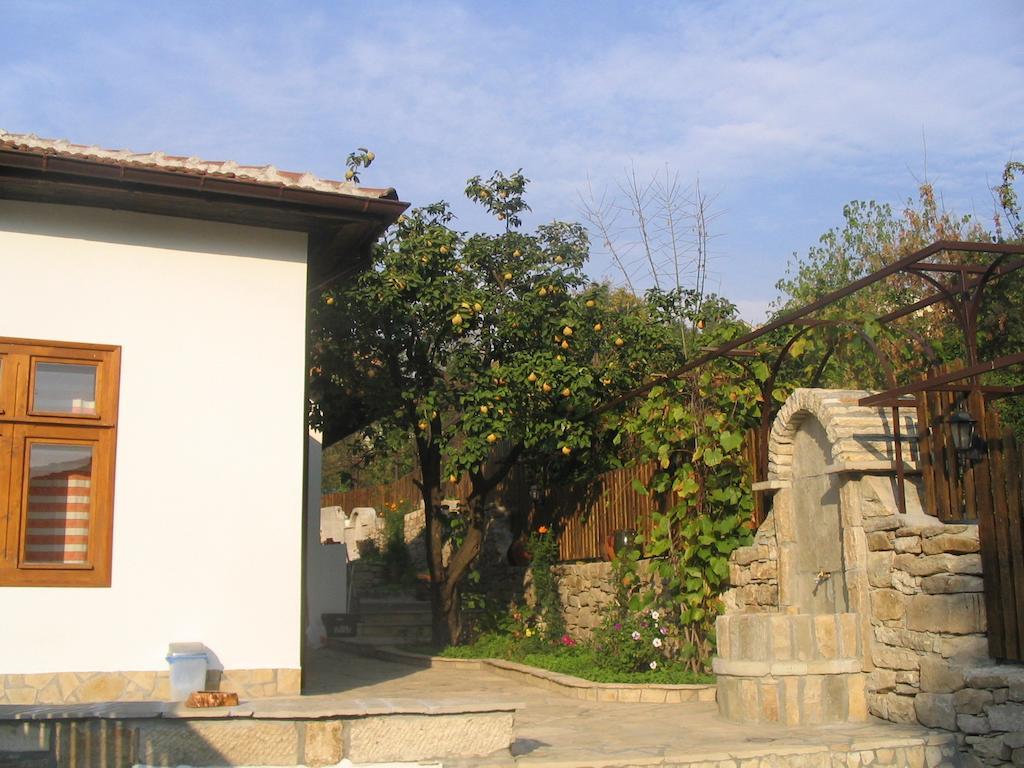 Hostel Mostel Veliko Tŭrnovo Eksteriør bilde