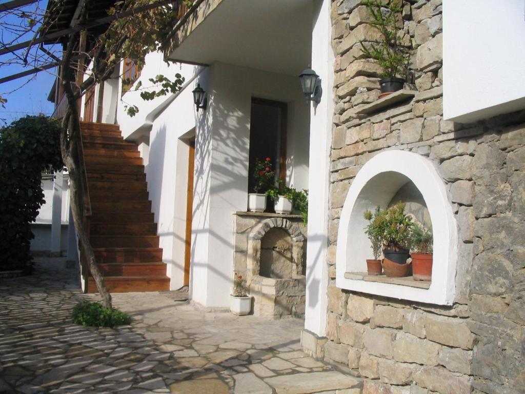 Hostel Mostel Veliko Tŭrnovo Eksteriør bilde